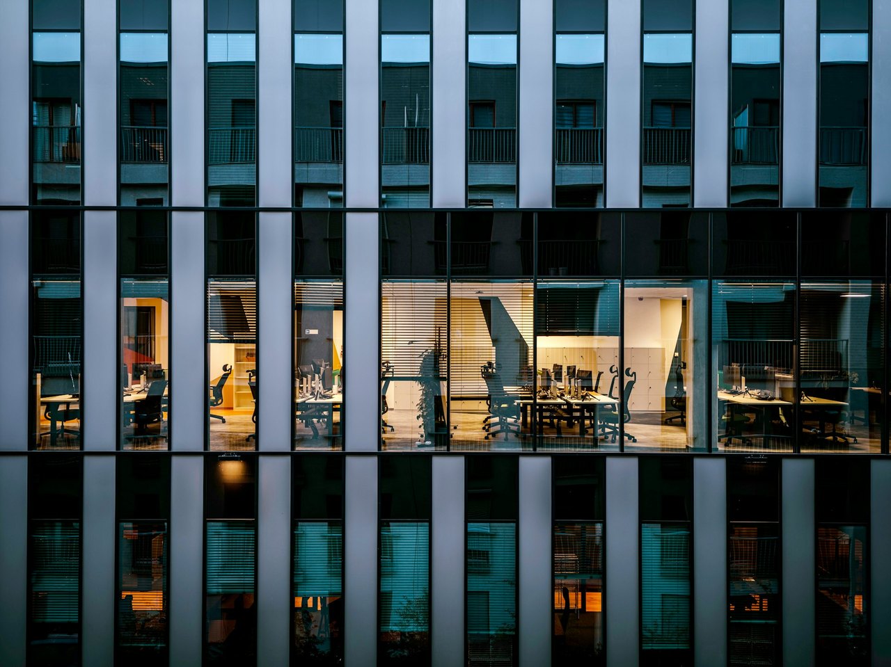 FPV-Unternehmensfilm eines Headquarters von German Drone Pioneers
